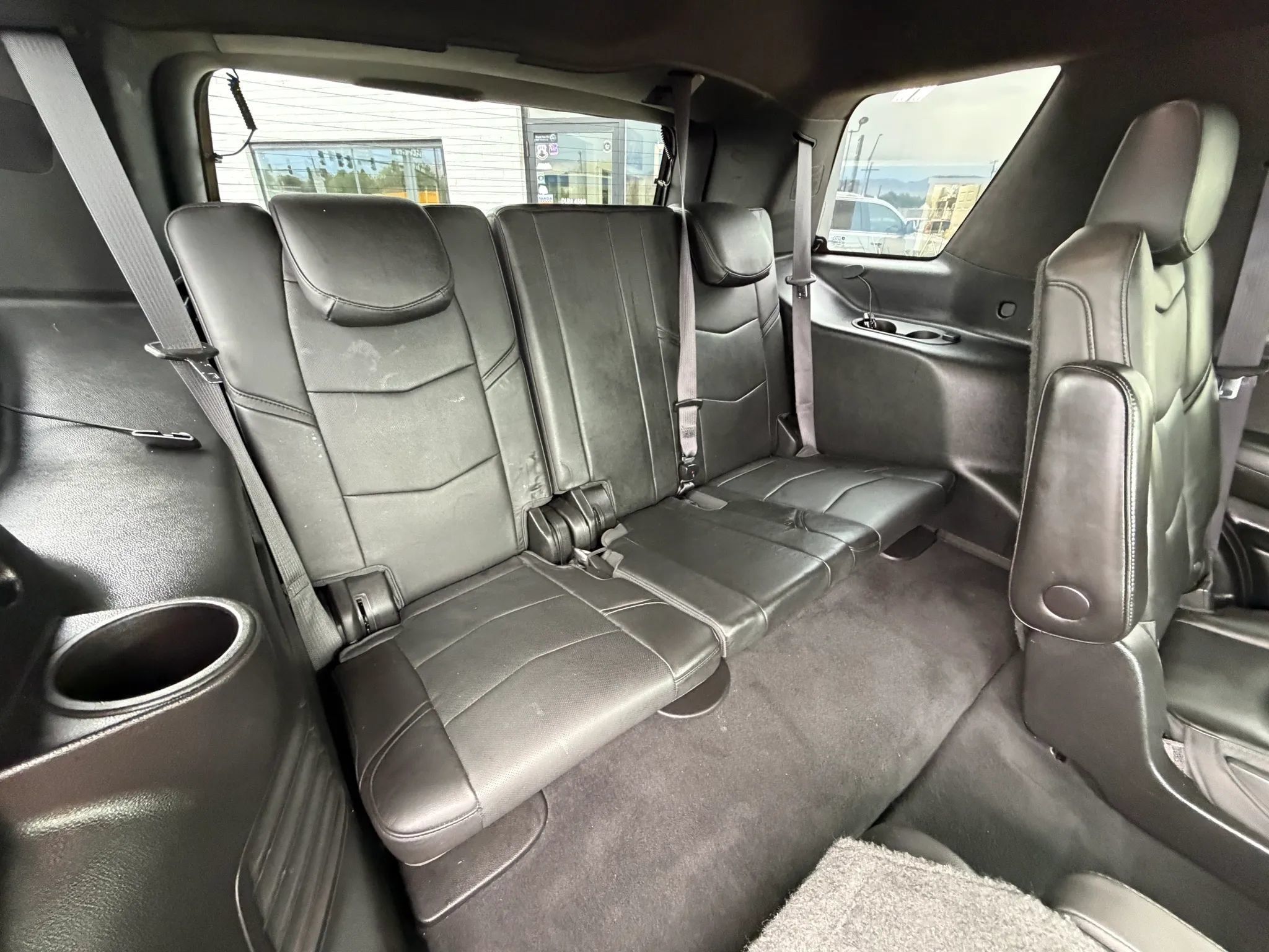 Used 2015 Cadillac Escalade Platinum AWD/4WD image 18