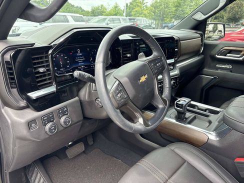 Used 2023 Chevrolet Silverado 1500 High Country AWD/4WD image 21