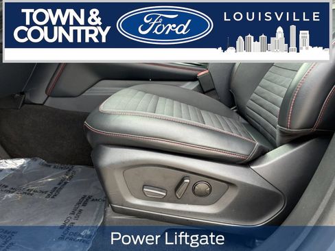 Used 2025 Ford Explorer ST-Line w/ ST-Line Street Pack AWD/4WD image 12