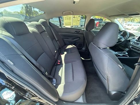 Used 2024 Nissan Altima 2.5 SV image 22