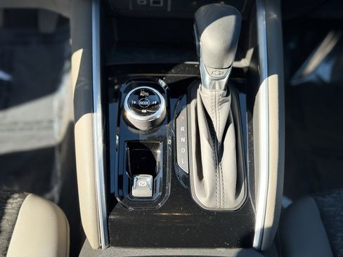 Used 2024 Chevrolet Colorado ZR2 w/ Technology Package image 17