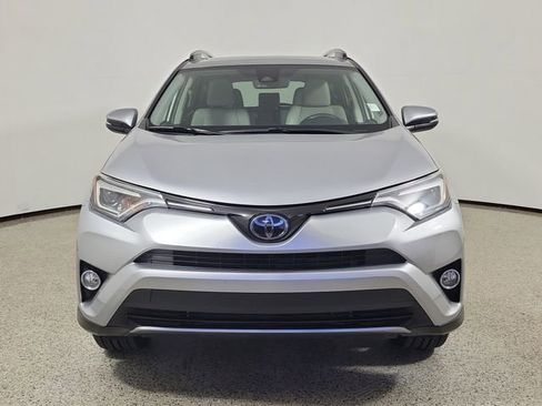 Used 2018 Toyota RAV4 Limited FWD image 3