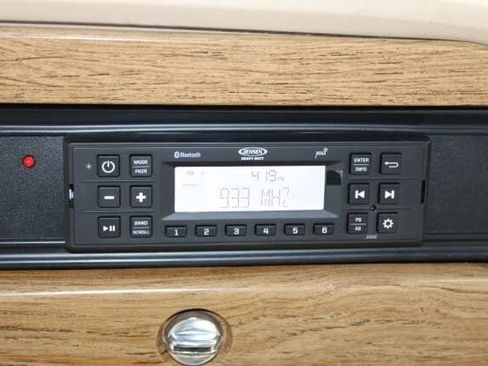 Used 1991 Jeep Grand Wagoneer image 23