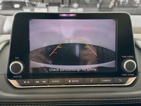 Used 2023 Nissan Rogue S FWD image 22