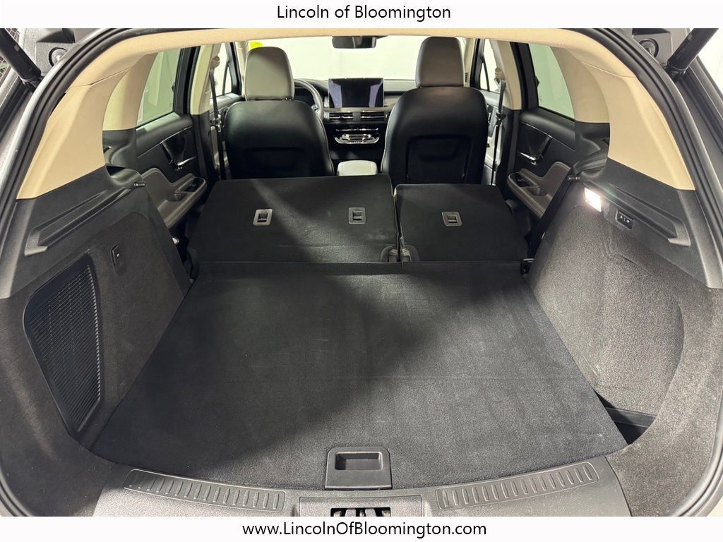 Used 2023 Lincoln Corsair AWD w/ Equipment Group 101A image 15