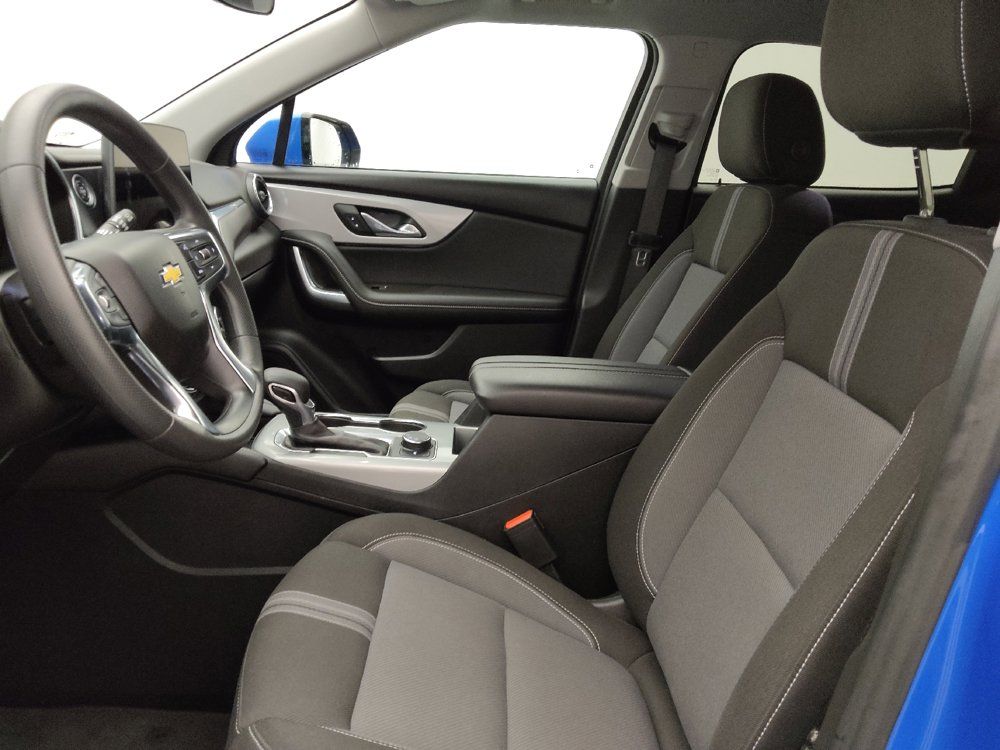 Used 2025 Chevrolet Blazer LT FWD image 17