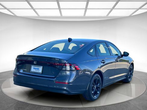 New 2025 Honda Accord SE image 5