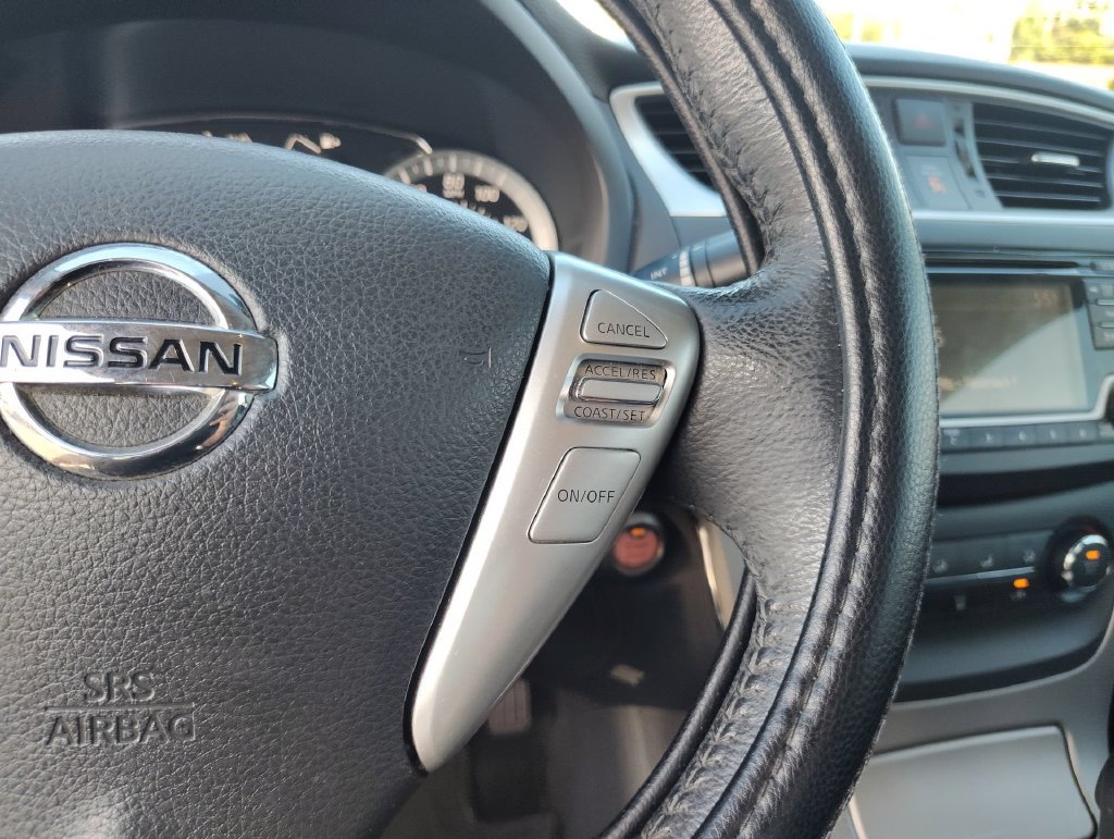 Used 2015 Nissan Sentra SV FWD image 17
