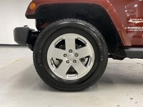 Used 2010 Jeep Wrangler Unlimited Sahara w/ Dual Top Group image 23