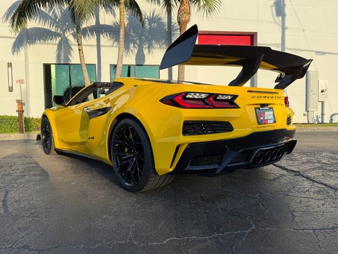 Used 2026 Chevrolet Corvette ZR1 w/ ZR1 Carbon Fiber Aero Package image 28