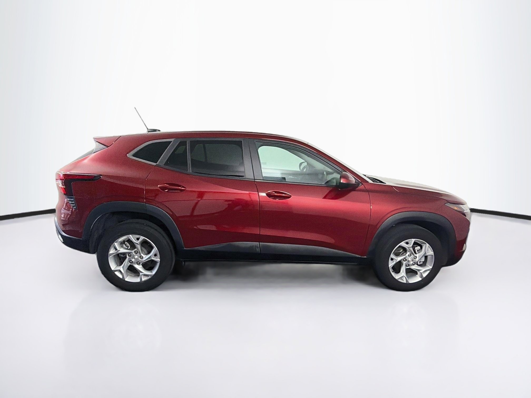 Used 2024 Chevrolet Trax LS w/ LS Convenience Package FWD image 10