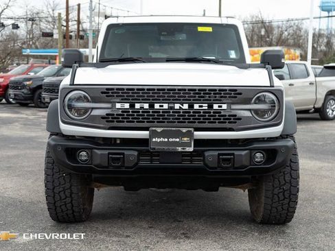 Used 2023 Ford Bronco Badlands w/ Sasquatch Package image 2