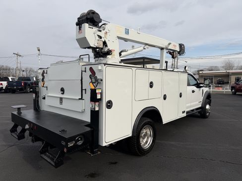 Used 2017 Ford F550 image 4