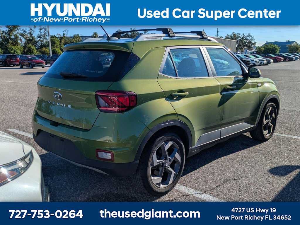 Certified 2024 Hyundai Venue SEL FWD image 2