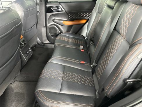 Used 2022 Mitsubishi Outlander SEL image 17