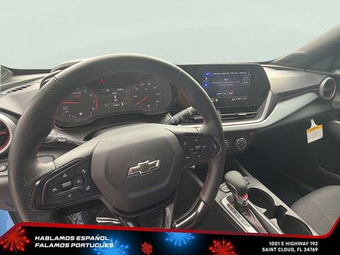 Used 2024 Chevrolet Trax RS w/ Driver Confidence Package FWD image 17