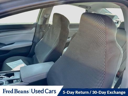 Used 2018 Honda Accord EX image 26