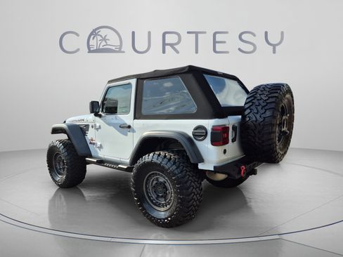 Used 2022 Jeep Wrangler Rubicon w/ LED Lighting Group AWD/4WD image 3