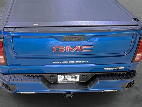 Used 2023 GMC Sierra 1500 Elevation w/ X31 Off-Road Package AWD/4WD image 11