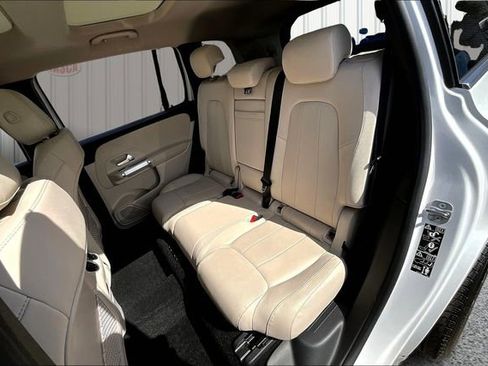 Used 2023 Mercedes-Benz GLB 250 4MATIC image 22