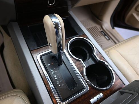 Used 2012 Ford Expedition XLT image 19