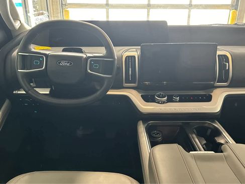 Used 2025 Ford Expedition Max Active image 12
