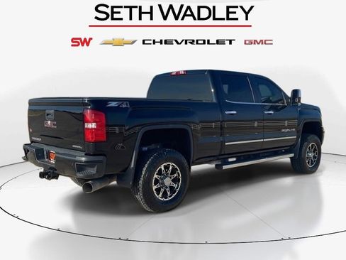 Used 2016 GMC Sierra 3500 Denali w/ Duramax Plus Package image 7
