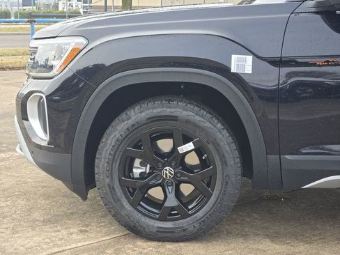 New 2026 Volkswagen Atlas Peak Edition image 5