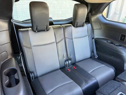 Used 2019 Nissan Pathfinder SV w/ Rock Creek Edition FWD image 31