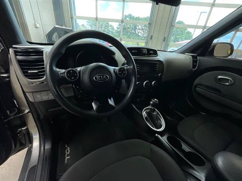 Used 2016 Kia Soul FWD image 13