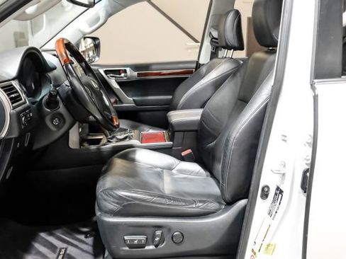 Used 2015 Lexus GX 460 w/ Premium Package AWD/4WD image 4