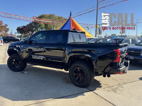 Used 2025 Toyota Tacoma TRD Pro image 11