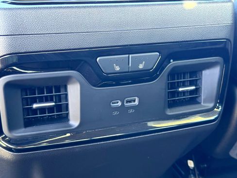Used 2025 Chevrolet Silverado 1500 ZR2 w/ Technology Package image 23