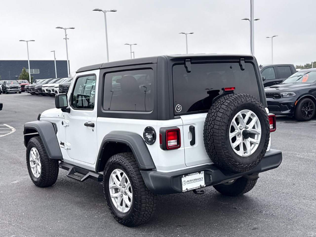 Used 2023 Jeep Wrangler Sport AWD/4WD image 5