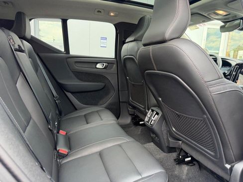 Used 2026 Volvo XC40 B5 Plus AWD/4WD image 11
