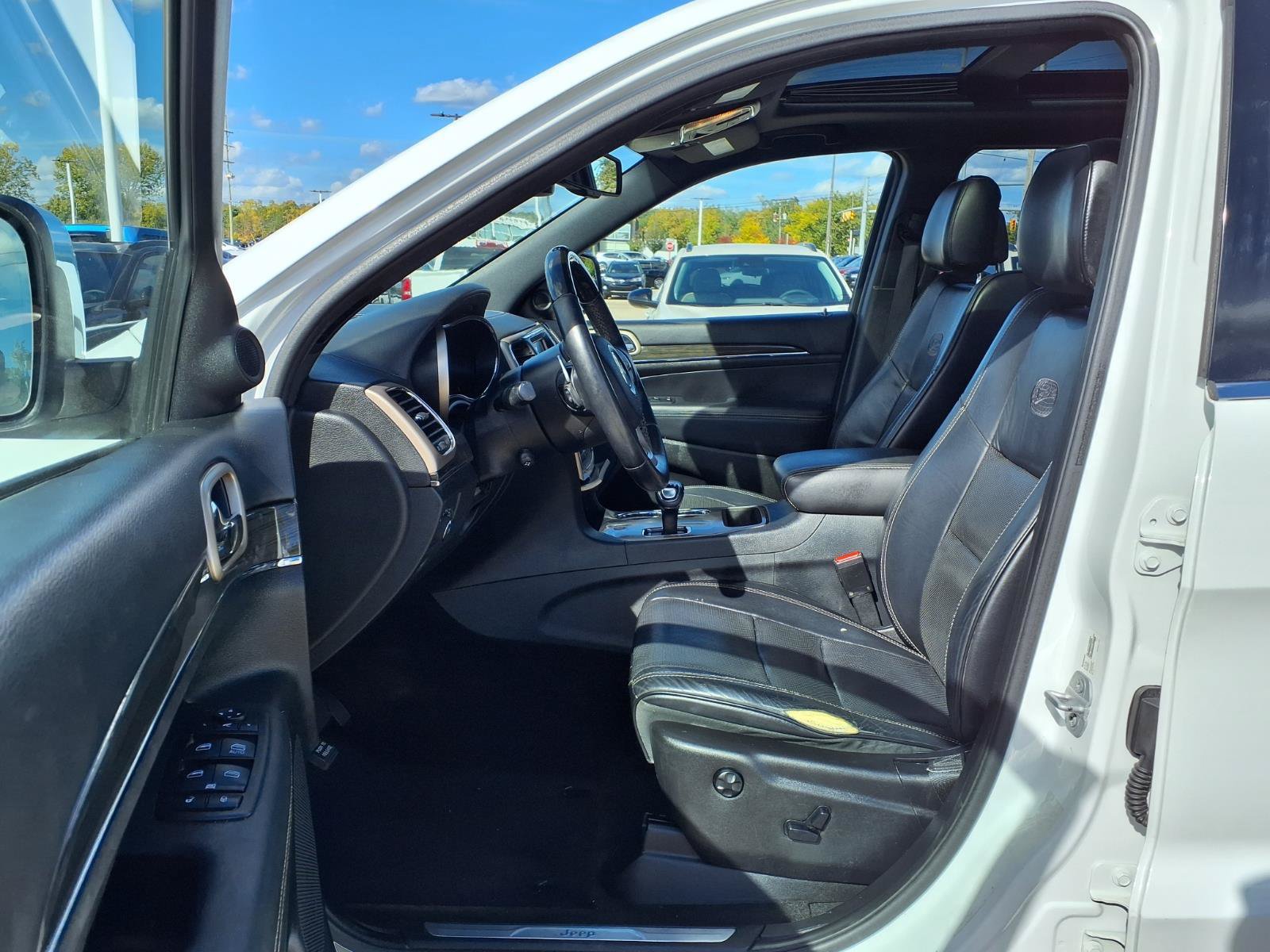 Used 2015 Jeep Grand Cherokee Overland RWD image 18