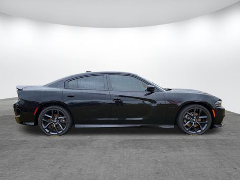 Used 2023 Dodge Charger R/T w/ Blacktop Package image 4