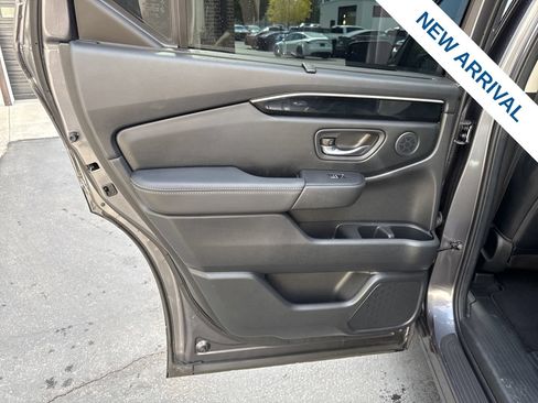 Used 2025 Honda Pilot Touring image 16