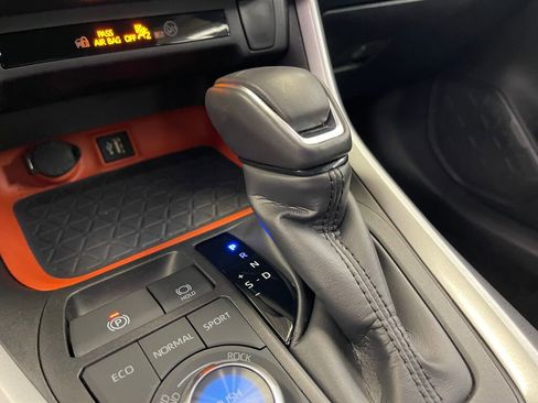 Used 2024 Toyota RAV4 Adventure image 12