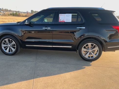 Used 2018 Ford Explorer Limited image 6