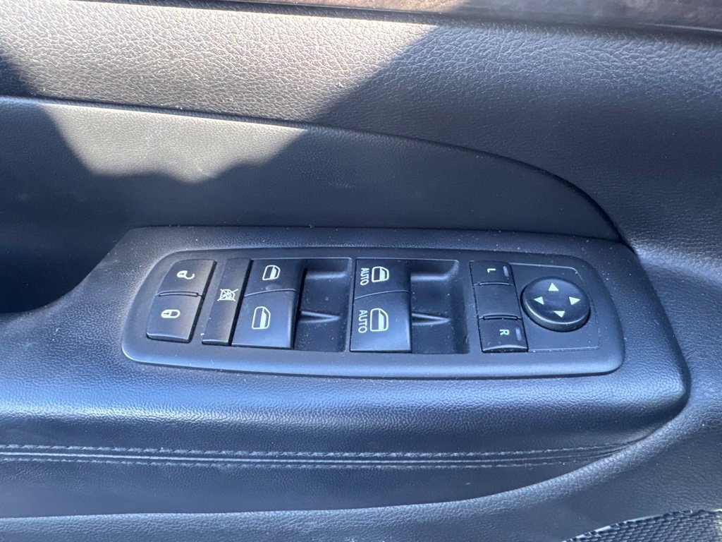 Used 2012 Jeep Grand Cherokee Laredo AWD/4WD image 26