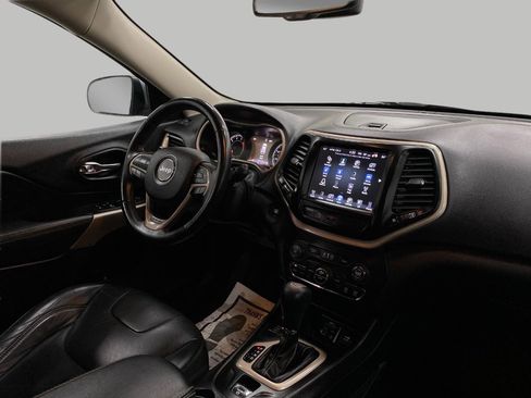 Used 2018 Jeep Cherokee Limited w/ High Altitude Package image 20