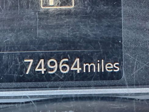 Used 2020 Nissan Versa SR image 14