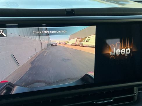 New 2026 Jeep Gladiator Rubicon w/ Steel Bumper Group AWD/4WD image 18