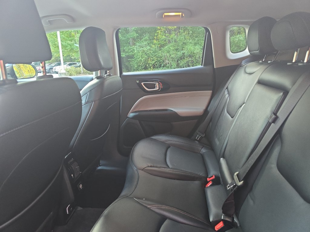 Used 2022 Jeep Compass Limited AWD/4WD image 12