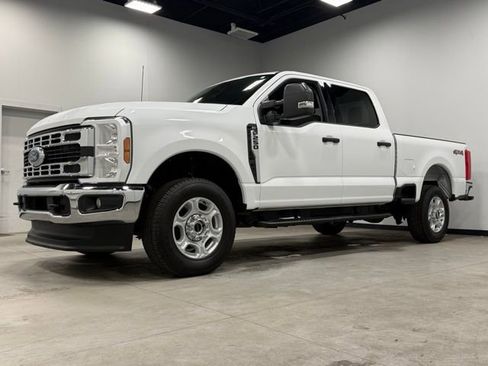Used 2025 Ford F250 XLT AWD/4WD image 5