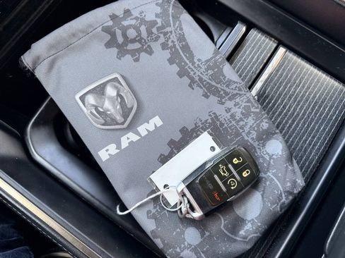 Used 2019 RAM 2500 Limited AWD/4WD image 37