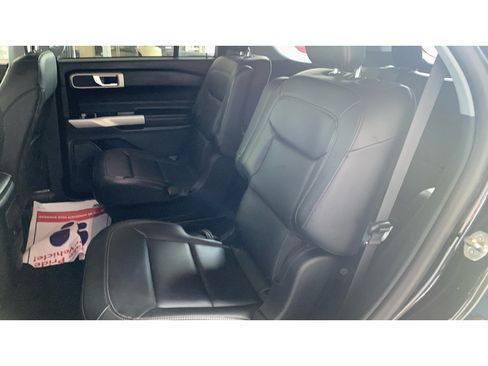 Used 2023 Ford Explorer XLT w/ Equipment Group 202A AWD/4WD image 15