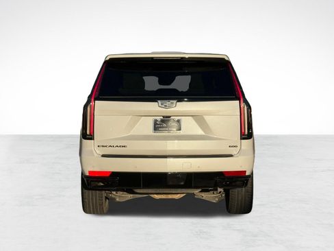 Used 2022 Cadillac Escalade Sport Platinum w/ LPO, ONYX Package AWD/4WD image 10