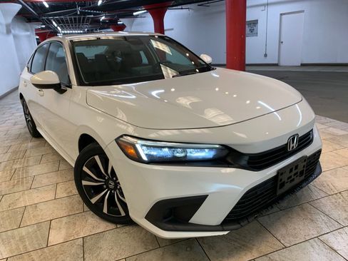 Used 2023 Honda Civic EX image 2